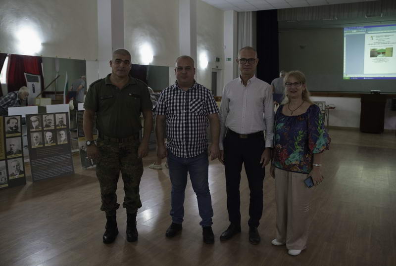 Фотоизложба „На този връх свят паметник ще се издигне“ 2