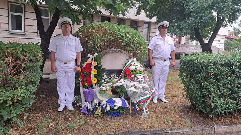 145 години Военноморски сили 3
